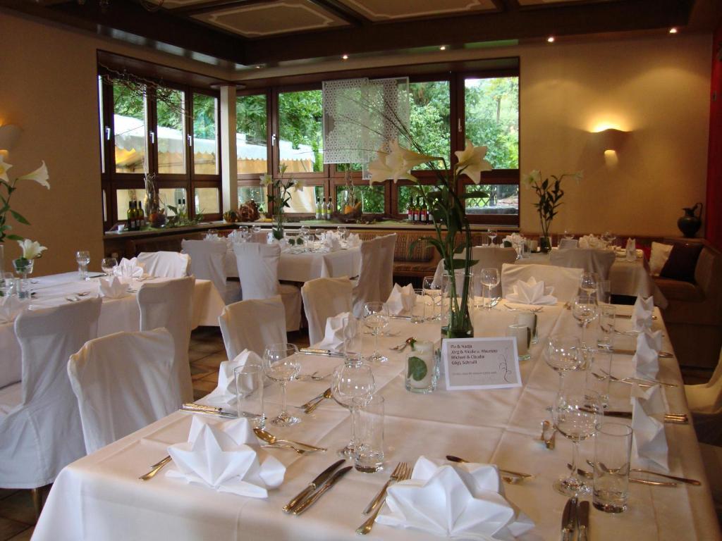 Hotel Restaurant Paradeismuehle Klingenberg am Main Buitenkant foto