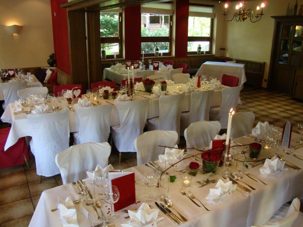 Hotel Restaurant Paradeismuehle Klingenberg am Main Buitenkant foto