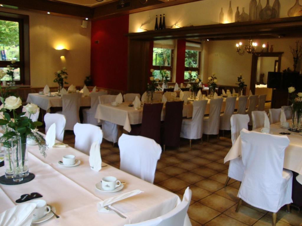 Hotel Restaurant Paradeismuehle Klingenberg am Main Buitenkant foto